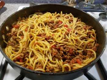 Thee Best Ground Beef and Spaghetti Skillet