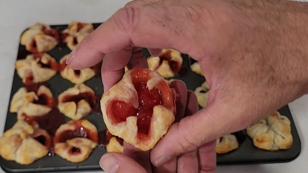 Looking for the perfect bite-sized dessert that’s easy to make and guaranteed to impress? Make these miniature dessert pies recipe