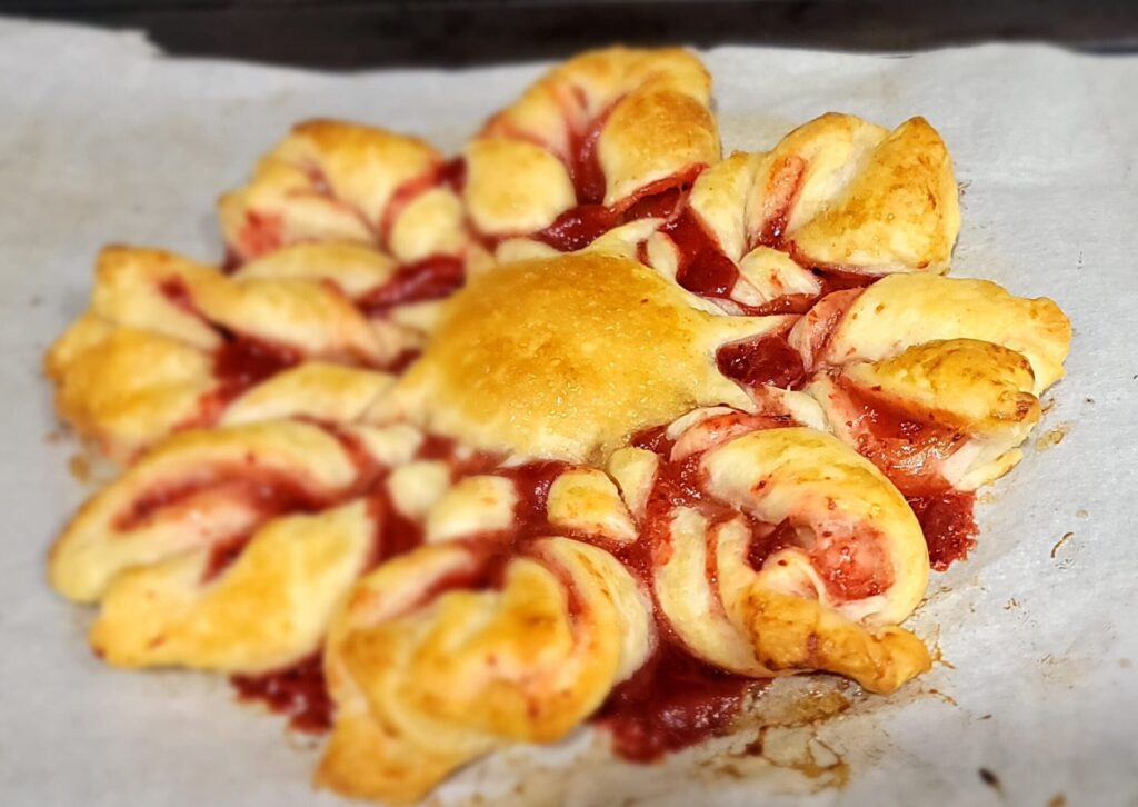 Easy Puff Pastry Strawberry Snowflake Dessert